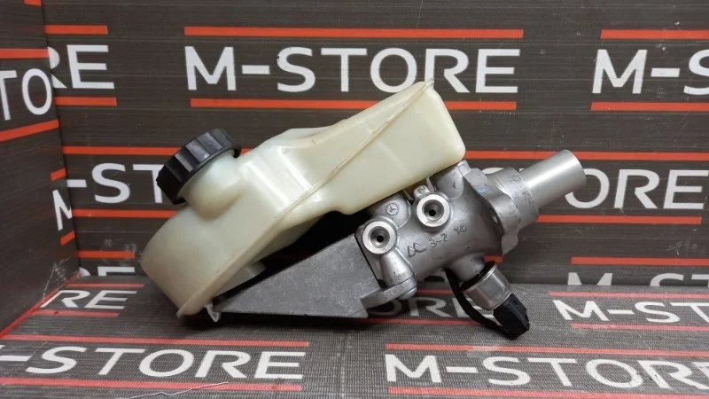 Главный тормозной цилиндр Mercedes-Benz R-Class 2006 A1644300001 W251 272.967