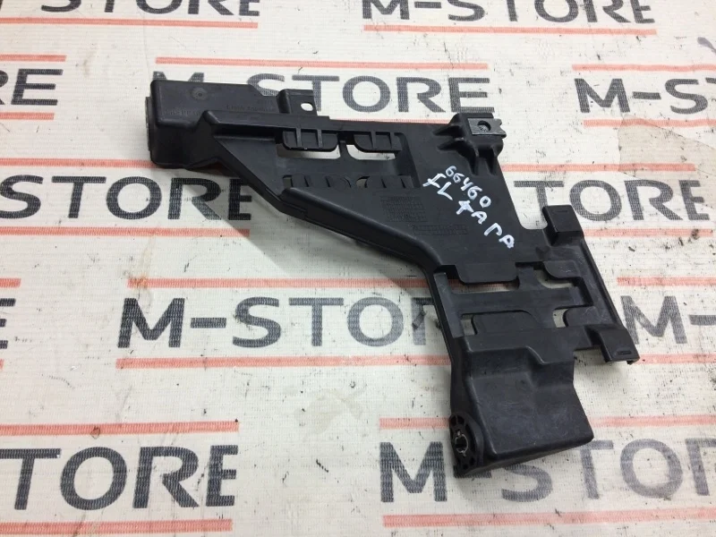 Кронштейн фары Audi Q5 2009 8R0941453 8R CDNC, левый