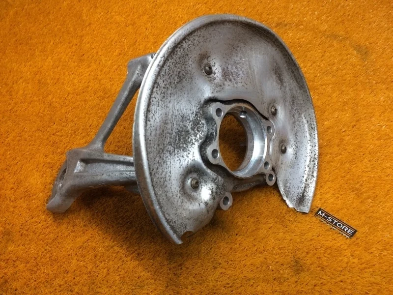 Кулак поворотный Audi Q5 2010 8R0505432F 8R CDNC, задний правый