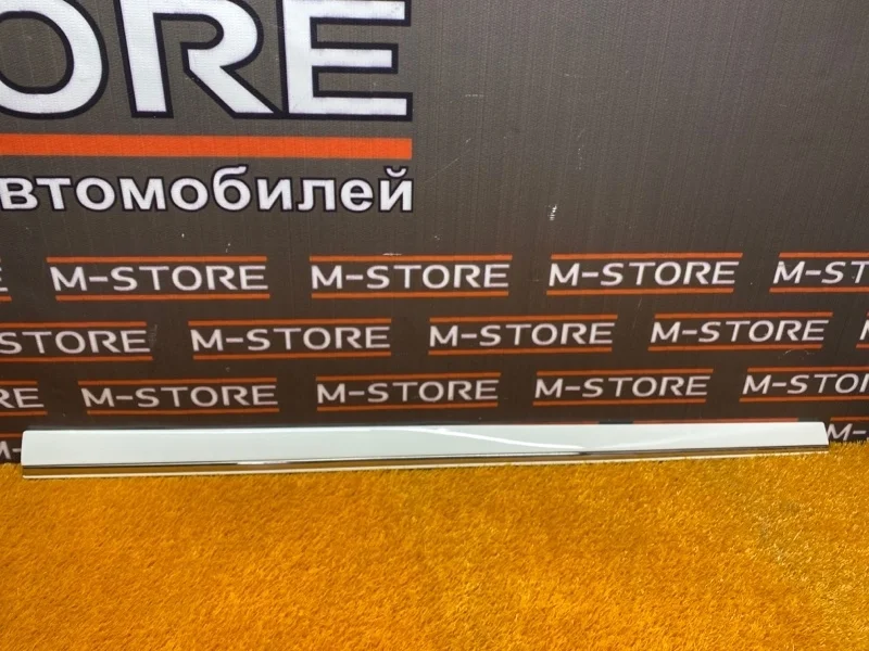 Молдинг на дверь Mercedes-Benz E-Class 2005 A2116901962 W211 272.964, передний левый