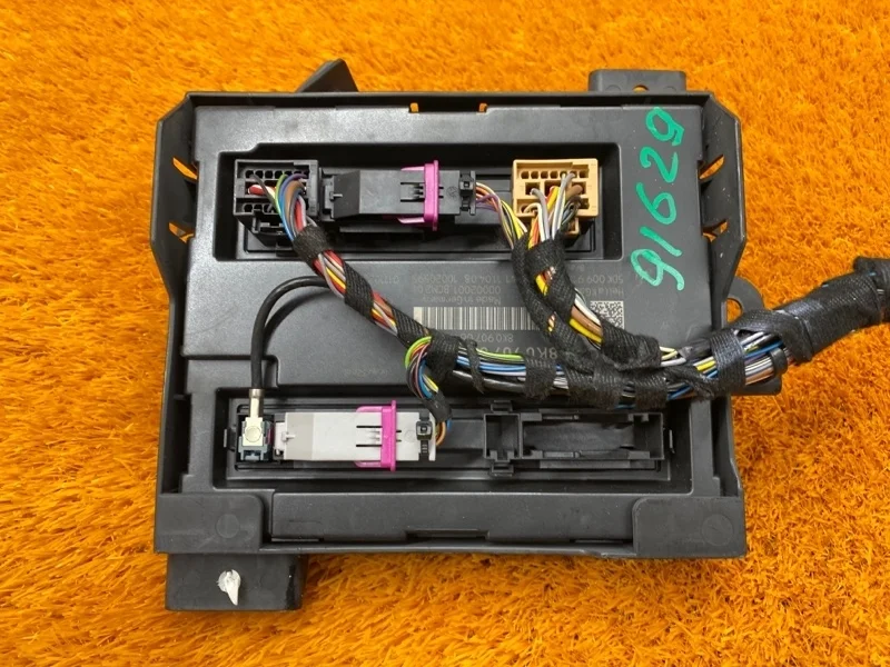 Блок комфорта Audi A4 2008 8K0907064F B8/8K CABB