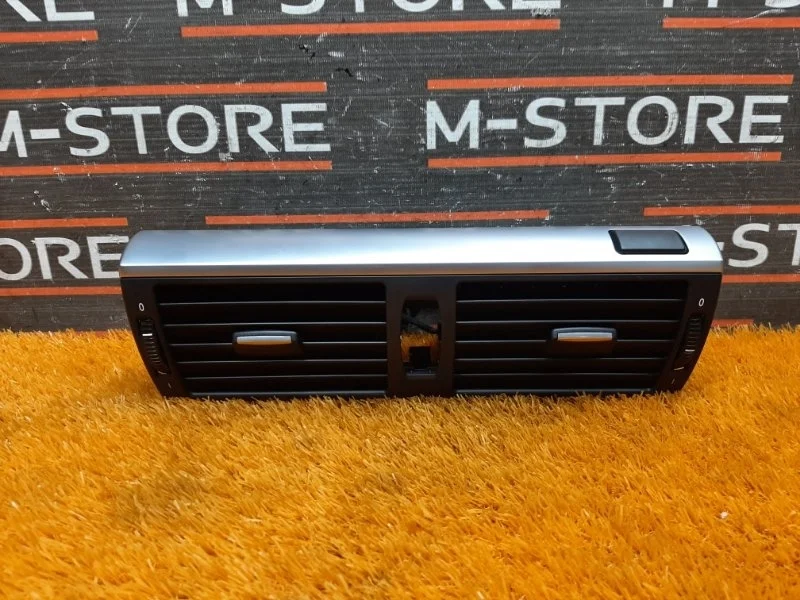 Дефлектор воздушный Bmw X5 2012 7161801 E70 N55B30A, передний