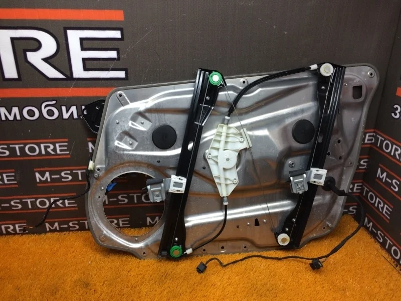 Стеклоподъемник Mercedes-Benz E-Class 2011 A2127201579 W212 642.850, передний левый