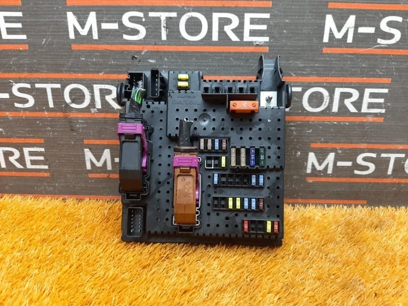 Блок предохранителей Volvo Xc90 2006 30728512 C59 B5254T2, задний