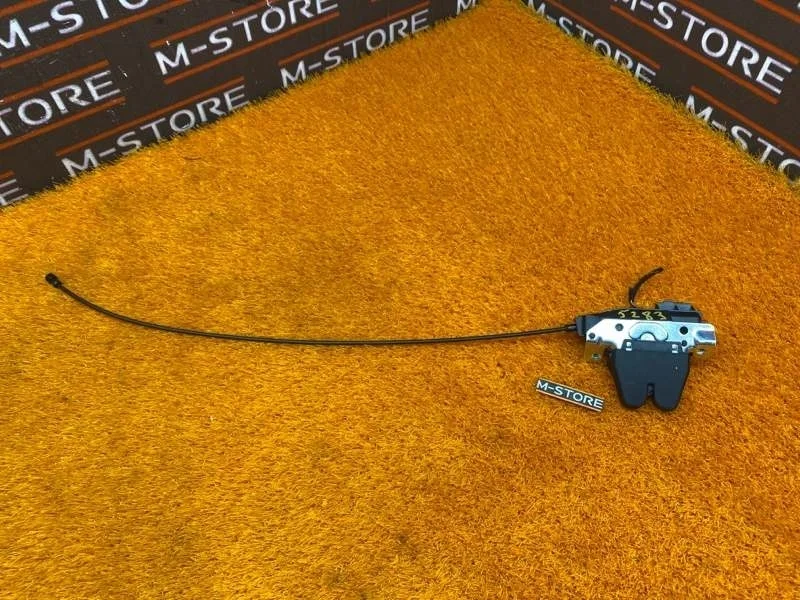 Замок багажника Mercedes-Benz E-Class 2009 A2047500185 W212 272.952