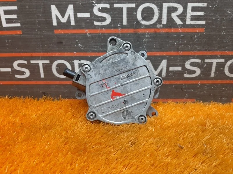 Насос вакуумный Volkswagen Jetta 2006 06D145100E 1K BWA