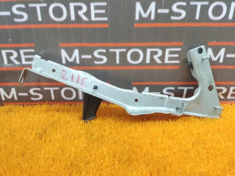 Крепление крыла Audi A5 2010 8T0821135C 8T CDNC, переднее левое