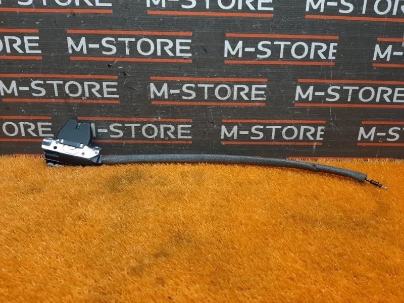 Замок багажника Mercedes-Benz C-Class 2011 A2047500185 W204 271.860