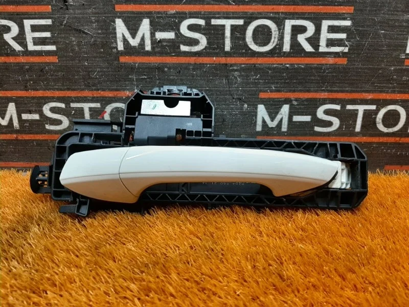 Ручка двери внешняя Mercedes-Benz C-Class 2011 A2047600170 W204 271.860, передняя левая