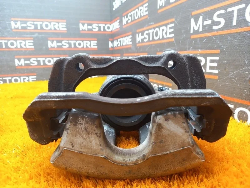 Суппорт Mercedes-Benz C-Class 2007 A2044212381 W204 272.921, передний левый