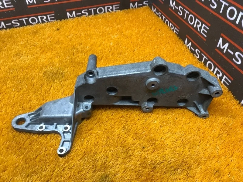 Кронштейн генератора Volvo S40 2000-2004 9497106 VS17 B4204S2
