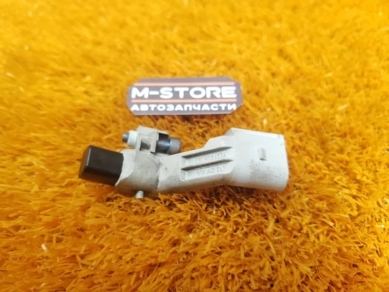 Датчик положения коленвала Volkswagen Golf 2009-2013 03C906433A 5K/MK6 CAX