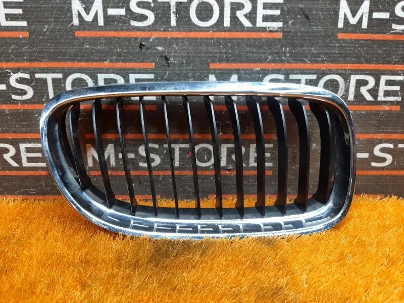 Решетка радиатора Bmw 3-Series 2009 51137201968 E90 N46B20B, правая