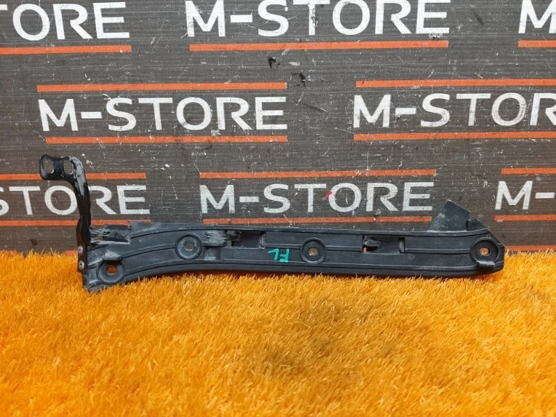 Крепление бампера Porsche Cayenne 2004 7L5807183 955 4800, переднее левое