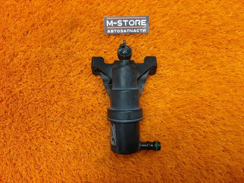 Форсунка омывателя фары Bmw 7-Series 2005 61677137401 E66/E65 N62B48B, левая