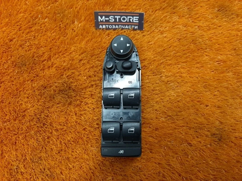 Блок управления стеклоподъемниками Bmw X1 2010 9216049 E84 N46B20B, передний правый