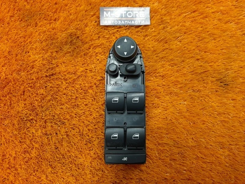 Блок управления стеклоподъемниками Bmw X1 2010 9216049 E84 N46B20B, передний правый