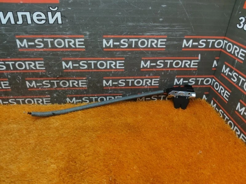 Замок багажника Mercedes-Benz C-Class 2013 A2047500185 W204 271.820