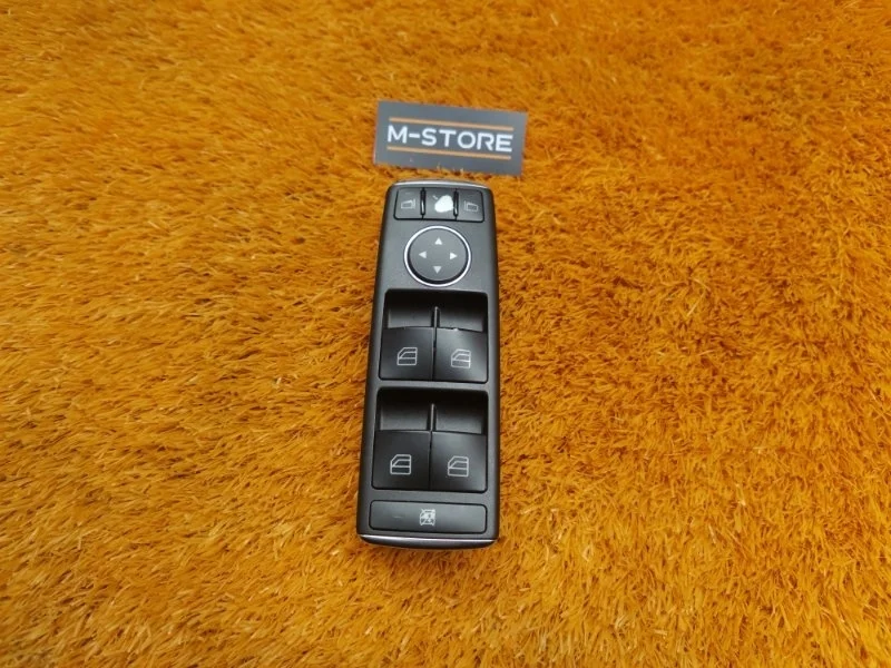 Блок управления стеклоподъемниками Mercedes-Benz C-Class 2013 A2049055402 W204 271.820, передний левый
