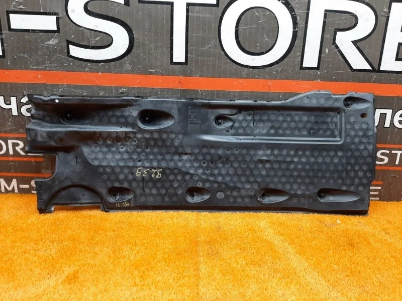 Защита днища кузова Volkswagen Tiguan 2010 5N0825202 5N CAWA, правая