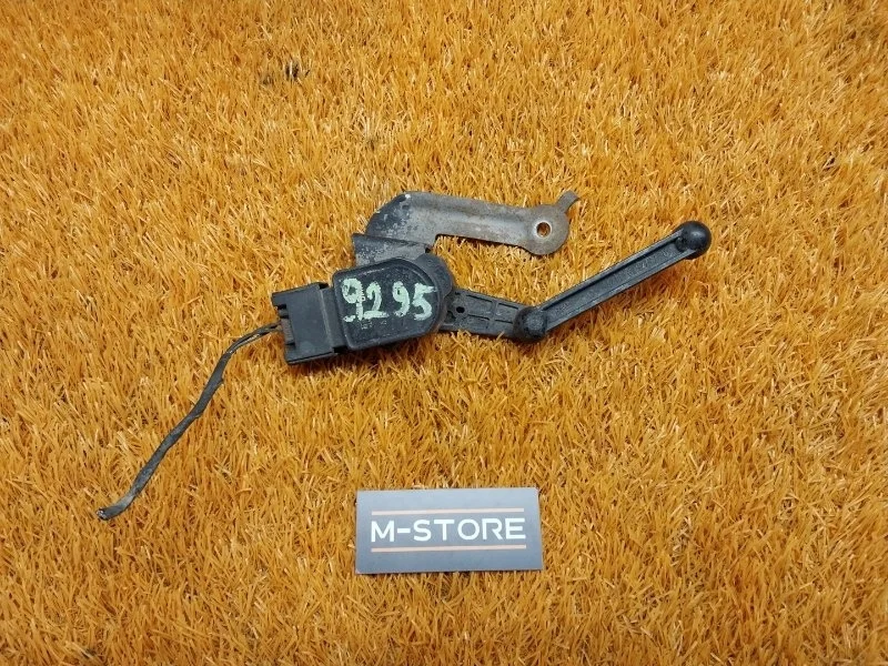 Датчик высоты дорожного просвета Bmw 3-Series 2005 6763735 E90 N46B20B, задний правый