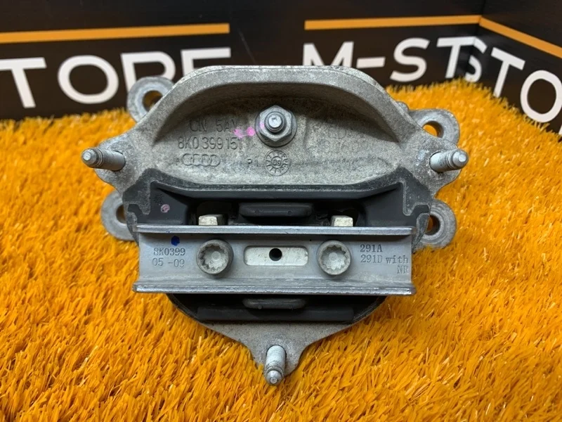 Подушка кпп Audi Q5 2010 8K0399151 8R CALB