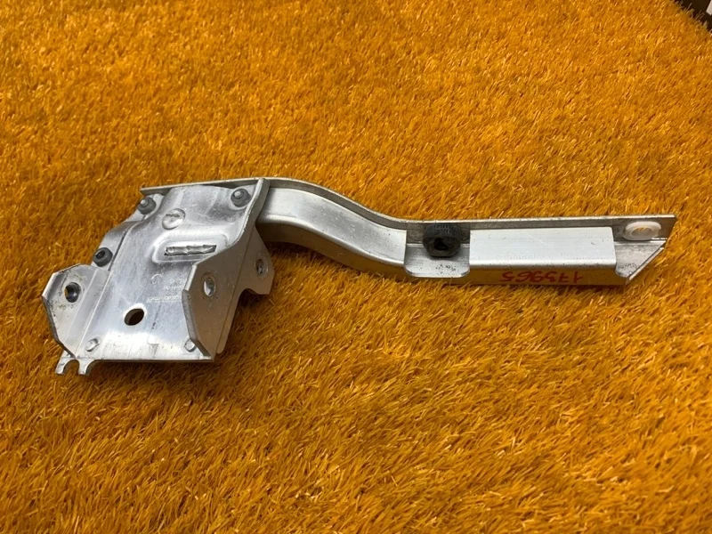 Кронштейн радиатора Bmw 7-Series 2009 17117583119 F01 N54B30A, левый