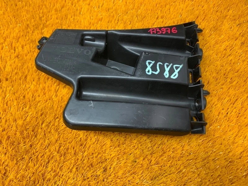 Крепление бампера Volvo S60 2012 30796626 FS B4164T, переднее правое