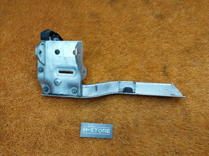 Кронштейн радиатора Bmw 7-Series 2010 17117583120 F01 N54B30A, правый