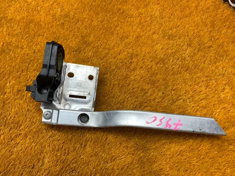 Кронштейн радиатора Bmw 7-Series 2010 17117583119 F01 N54B30A, левый