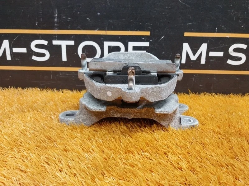 Подушка кпп Audi Q5 2009 8K0399151 8R CDNC