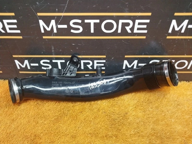 Патрубок воздушного фильтра Bmw X6 2011 13717583714 E71 N55B30A