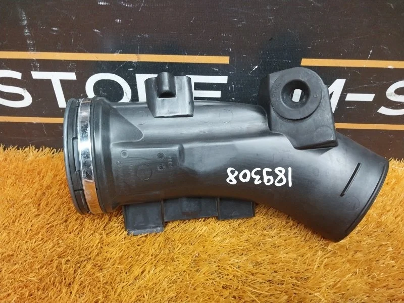 Патрубок воздушного фильтра Bmw X6 2011 1054695 E71 N55B30A