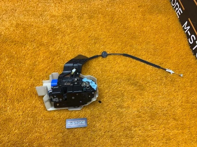 Замок двери Porsche Cayenne 2006 3D2837016 955 M4800, передний правый