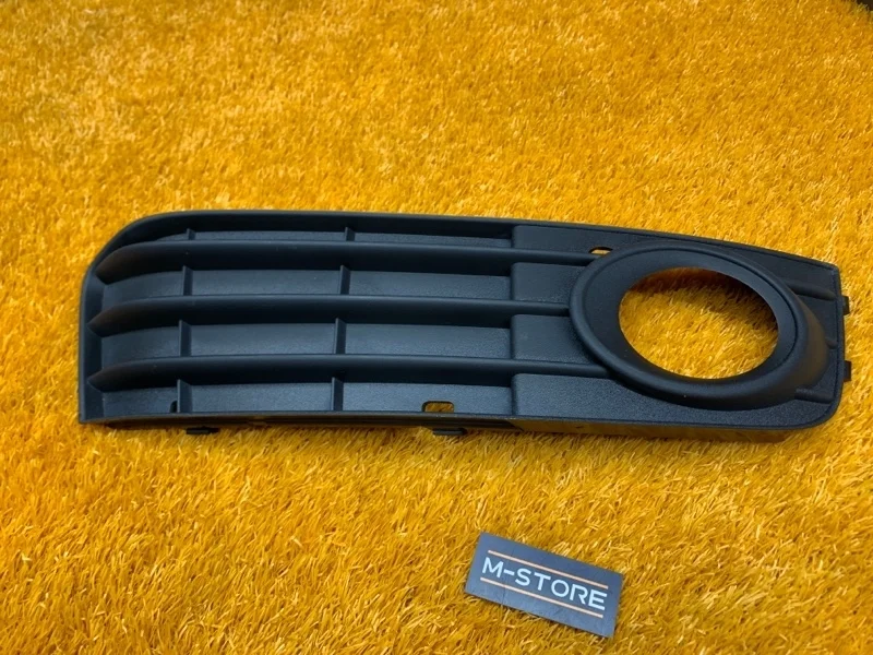 Оправа туманки Audi A4 2011 8K0807682A B8/8K CDNC, правая