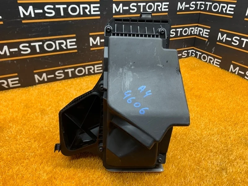 Корпус воздушного фильтра Audi A4 2011 8R0133837S B8/8K CDNC