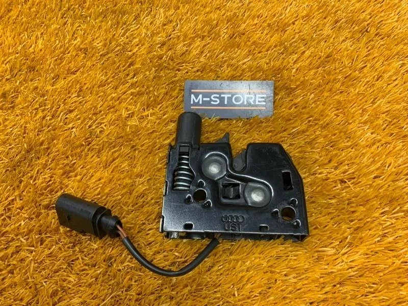 Замок капота Audi Q3 2013 8U0823509 8U CPSA