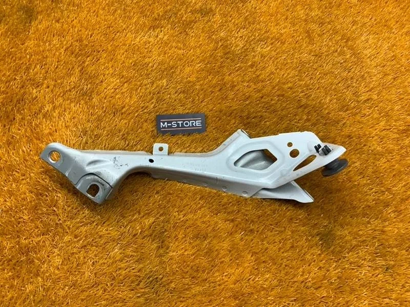 Крепление крыла Audi A6 2012 4G0805816 C7/4G CHVA, переднее правое