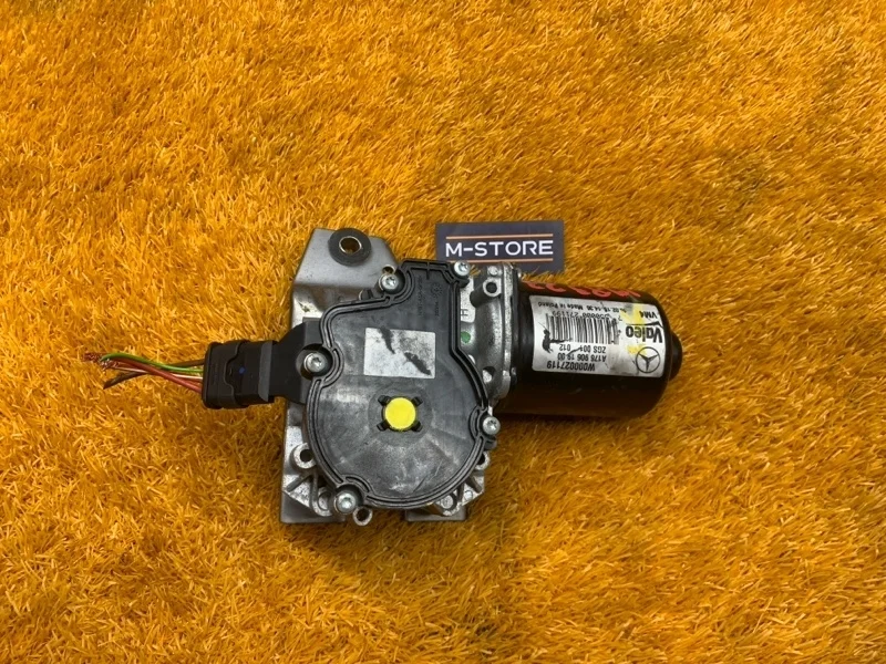 Мотор стеклоочистителя Mercedes-Benz A-Class 2015 A1769061900 W176 270.910, передний