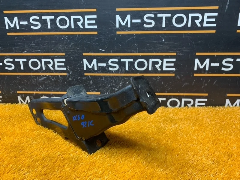 Кронштейн усилителя бампера Volvo Xc60 2013 30760140 DZ47 B4204T7, передний левый