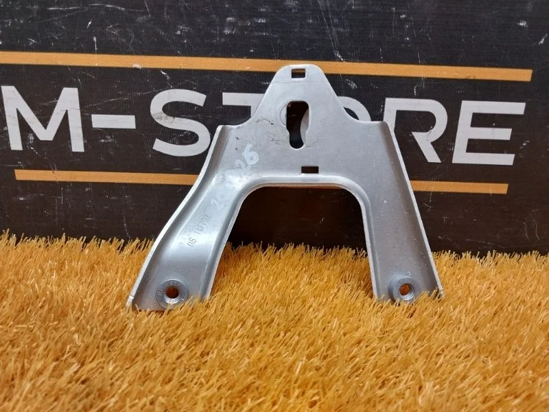 Кронштейн радиатора Mercedes-Benz C-Class 2014 A2056204100 W205 274.910, правый