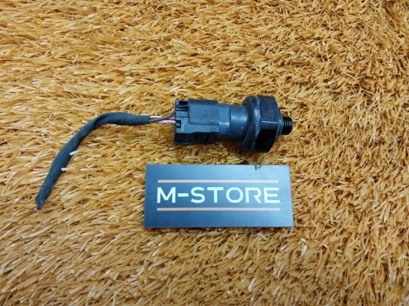 Датчик давления кондиционера Mercedes-Benz C-Class 2014 A0045429018 W205 274.910