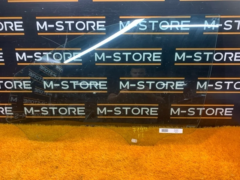 Стекло боковое Porsche Cayenne 2009 7L5845201 957 M4801, переднее левое