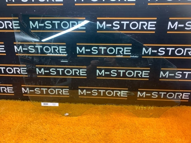 Стекло боковое Porsche Cayenne 2009 7L5845202 957 M4801, переднее правое