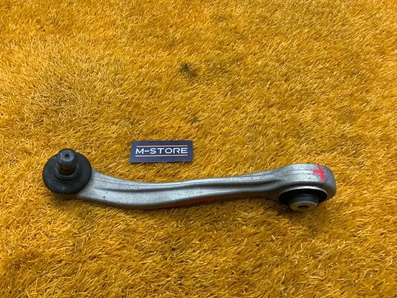 Рычаг подвески верхний Audi A8 2010 4H0407510E 4H/D4 CDRA, передний правый