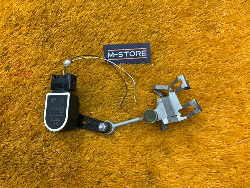 Датчик высоты дорожного просвета Mercedes-Benz C-Class 2014 A2229050503 W205 274.920, задний левый