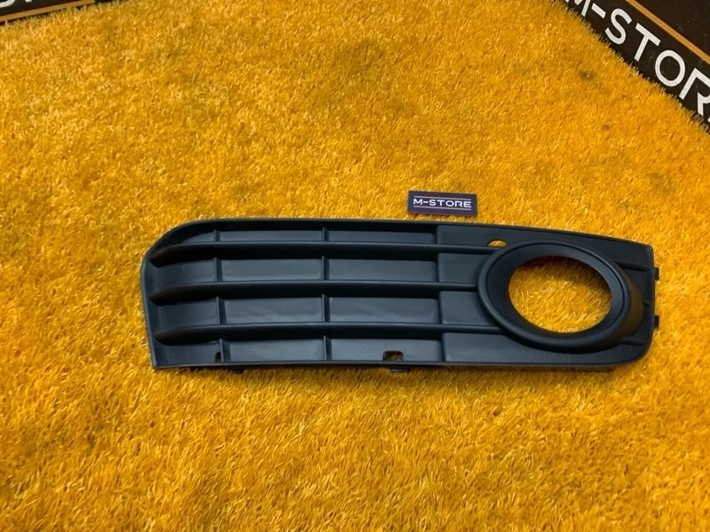 Оправа туманки Audi A4 2008 8K0807682A B8/8K CALA, правая