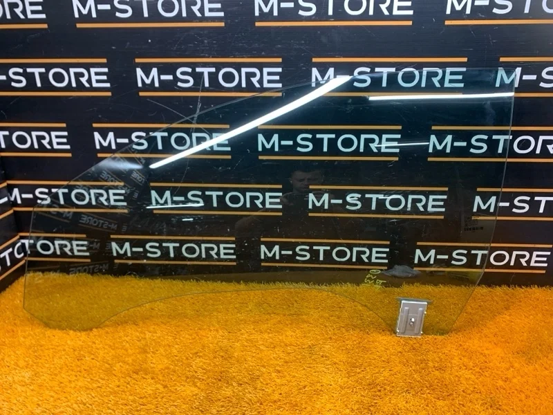 Стекло боковое Mercedes-Benz E-Class 2009 A2077250110 C207 271.860, переднее левое