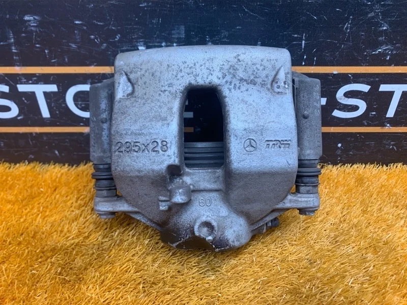 Суппорт Mercedes-Benz E-Class 2009 A2044212381 C207 271.860, передний левый