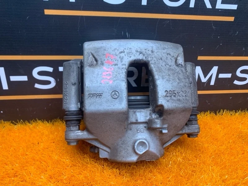 Суппорт Mercedes-Benz E-Class 2009 A2044212481 C207 271.860, передний правый